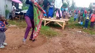 Vincent Ondieki live performance of the song Amabe at Itibo Rianyabaro