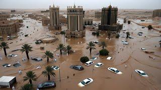 Today in Mecca, Saudi Arabia! Unstoppable storms and floods turned streets into rivers