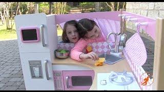 Kidkraft Grand Gourmet Corner Kids Toy Kitchen - Unboxing,Review and Pretend Cooking