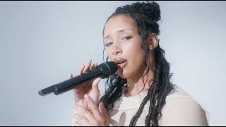 Naomi Sharon - Definition Of Love (Live Performance)