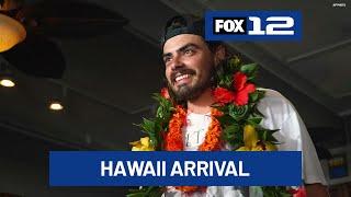 Oregon man who set sail with his cat arrives to cheering fans in Hawaii