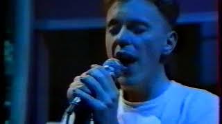 New Order 28 May 1984 Belgian tv 'Pop Elektron' (?): interview + Thieves Like Us (live)