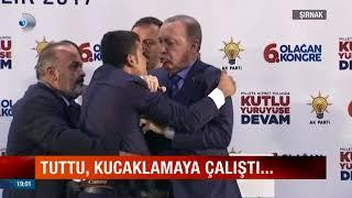 Erdoğan'ın konuşması esnasında sahneye fırlayan genç !