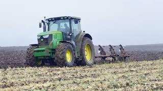 John Deere 6210R Plowing In Mud With Kuhn Vari-Master 120 5 Furrows 2024