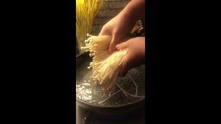 又是一顿美妙的晚餐，准备要搬家了，换个离公司和市场近一点的。晚安呀#幸福生活中的仪式感 #vlog日常