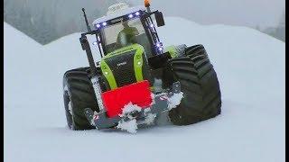 RC CLAAS XEREON 5000 AT THE SNOW ROAD! COOL BRUDER RC TRACTOR AND HEAVY WHEELS! AMAZING RC MACHINE