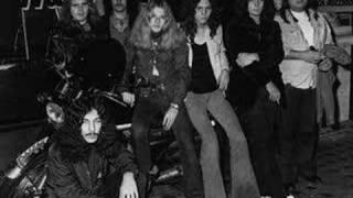 Lynyrd Skynyrd-He's Alive