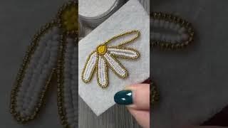 Beaded daisies  #satisfying #beading #shorts #beadwork #indigenous #seedbeads #diy #beads