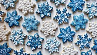 SNOWFLAKE COOKIES ~ Satisfying Decorating of Snowflake Cookies with Royal Icing