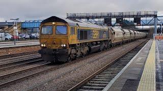 Trains at Lincoln Central (10/01/2024)