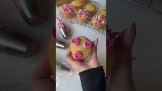 Making the cutest flower bouquet cupcakes!!  #baking #cupcakes  #mothersday #shorts