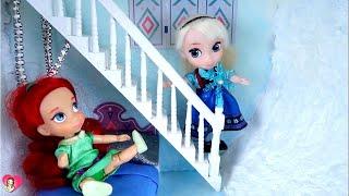 THE JUNIORS ARE LIVING OUTSIDE THE KINGDOM | Luna's Toys