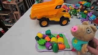 #Cooking #Vegetables for #Peppapig and her #friends #toys #unpacking #toyhouse #cat #cartoon