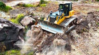 New Bulldozer Shantui Dh17c3 Working Pushing Clear Soil And Making Soil Smoothie Size 50 X 50 M