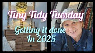 STARTING THE NEW YEAR WITH A CLEAN HOUSE  // TINY TIDY TUESDAY //  COLLAB