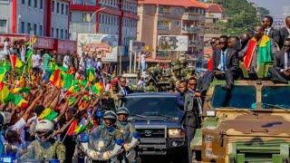 Triomphal retour du général Mamady  Doumbouya en Guinée, ovationné par la foule