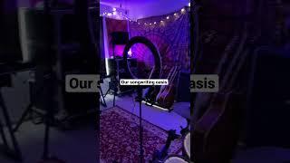 Our songwriting oasis #gunshine #homestudio #songwriter