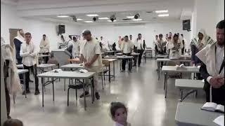 נעילת יום הכיפורים עם הרב מרדכי דיין - (צולם ע"י נכרי)