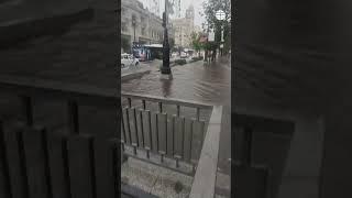 Así se ha inundado el metro Banco de España en Madrid #Lluvias #Inundación #Madrid