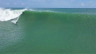 Monster Swell - Uluwatu, Bali