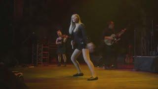 Taylor Swift tribute band performs "Anti Hero"