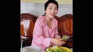 Bất ngờ sáng nay em Huyền làm ẩm thực cho Vũ ăn