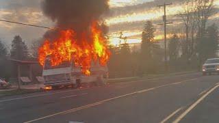 'Unsafe, unhealthy': RV fires concern Mt Scott residents