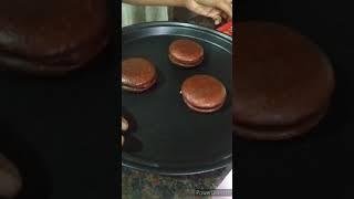 correct method to eat Lotte choco pie