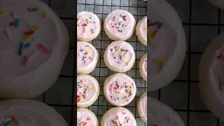 identical Lofthouse Cookies! Recipe link in comments! #cookies #lofthouse #sugarcookies
