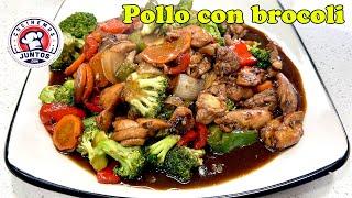 Pollo con brócoli. Comida china