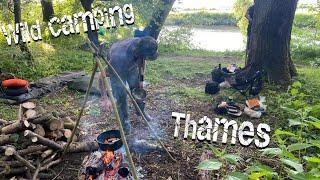 Wild camping - Thames river bank - dutch army cooking