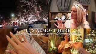 IT'S BEGINNING TO LOOK A LOT LIKE... | TIARAS, CHAMPAGNE AND CELEBRATING REAL FRIENDSHIPS