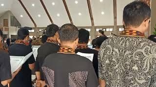 Persembahan Paduan Suara Lingkungan Carolus Borromeus Gereja St Paulus Pringgolayan