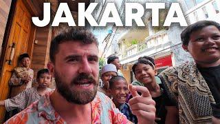 Making Friends in an Indonesian Slum