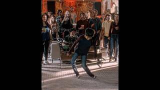 Cobra kai Dance Battle 