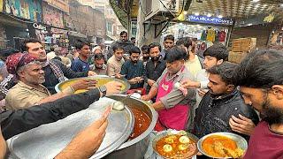 100/- Rs PAKISTANI BEST BREAKFAST !  PEOPLE LOVES TO ROADSIDE CHICKEN CHANAY | MURGH CURRY | CHOLAY