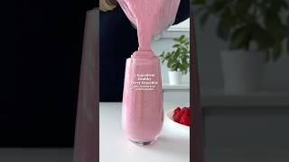 5-ingredient Healthy Berry Smoothie 25G+ protein & no protein powder! #healthyrecipes #smoothie