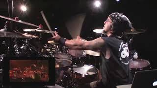 LUFE BATERA FAZENDO COSPLAY DO MIKE PORTNOY