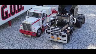 Convoy Rubber Duck Mack Truck | Kris Kristofferson | RIP 1936-2024 Unboxing Metal diecast model