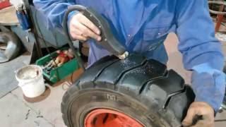 Re grooving big forklift tires (Siping)