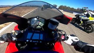 Yamaha R6 Akrapovic Sound vs 1000cc - Epic Battle R6 vs R1 - First PLace SBK Promotional Rider