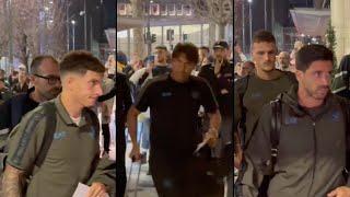 CONTE e SQUADRA arrivano a Milano per MILAN NAPOLI  Guardate cosa succede in hotel coi tifosi!