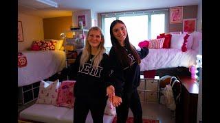 Radford Cribs: A Glamorous Pink and Orange Dorm Room In Washington Hall