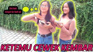 Giliran cewek kembar banyak dapat bonusnya | motovlogbarbar dailystiker