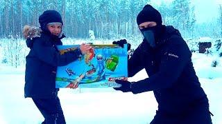 Полицейский Даник и хитрый БАНДИТ - Борьба за новый набор ХОТ ВИЛС ВЕСЫ | Машинки Hot Wheels и Даник