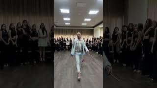 Professional instructor Catwalk.. 8 #shorts #model #catwalk #runway #modeling #runwaywalk