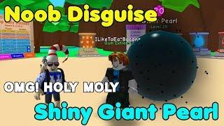 Noob Disguise With Shiny Giant Pearl! Trolling People Going Crazy - Bubble Gum Simulator