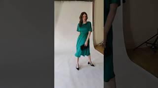 Rochie Midi Caramel din satin verde smarald