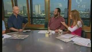 E-li shavit explaining about DVBT on Israeli TV