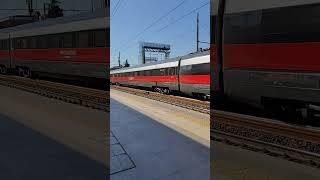 treno. train. freccia. alta velocità. hight speed